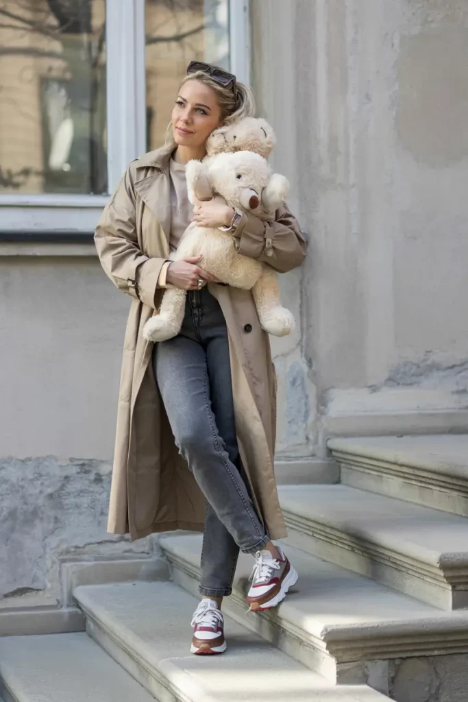 43 Stunning Mom Outfits for 2026: Your Ultimate Style Guide